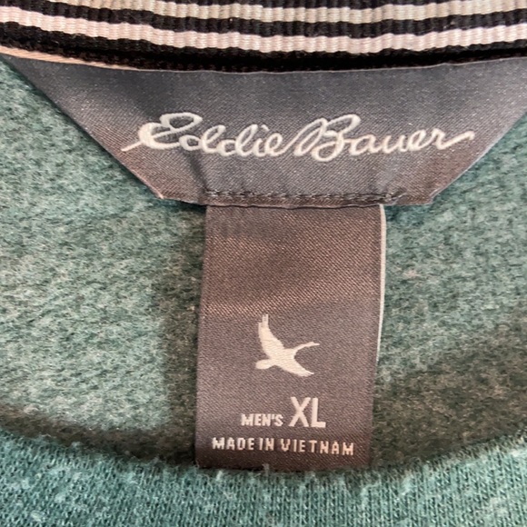 Eddie Bauer soft sweatshirt. - Picture 4 of 9